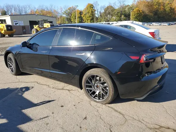 5YJ3E1EA6RF771177 2024 TESLA MODEL 3 - Image 2