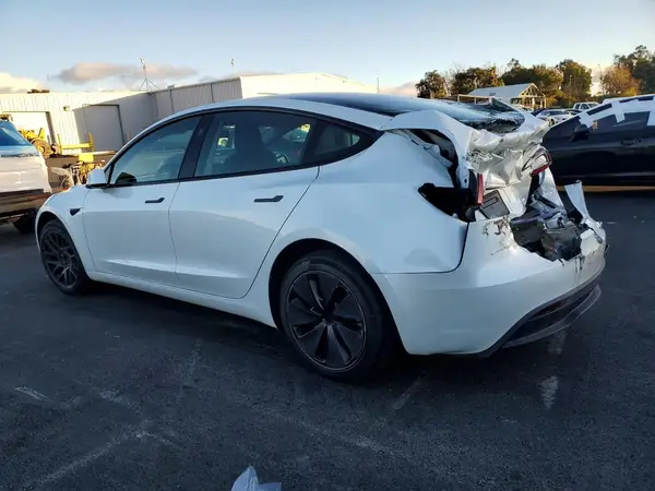 5YJ3E1EA6RF787704 2024 TESLA MODEL 3 - Image 2