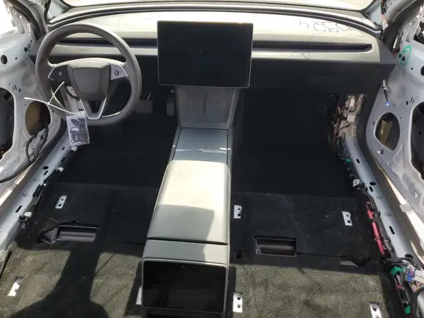 5YJ3E1EA6RF855709 2024 TESLA MODEL 3 - Image 8