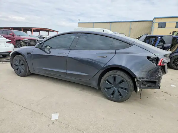 5YJ3E1EA6RF863034 2024 TESLA MODEL 3 - Image 2