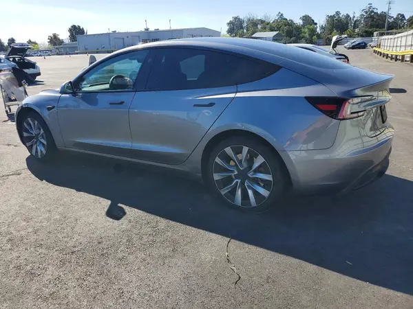 5YJ3E1EA6RF863664 2024 TESLA MODEL 3 - Image 2