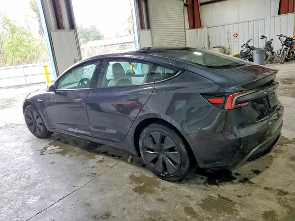 5YJ3E1EA6RF863860 2024 TESLA MODEL 3 - Image 2