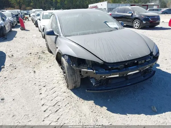 5YJ3E1EA6RF870243 2024 TESLA MODEL 3 - Image 1