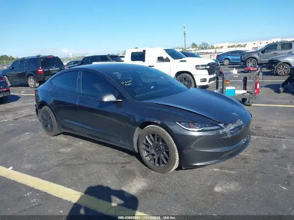 5YJ3E1EA6SF002751 2025 TESLA MODEL 3 - Image 1