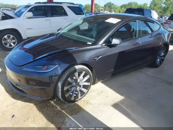 5YJ3E1EA6SF002877 2025 TESLA MODEL 3 - Image 2