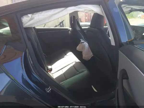5YJ3E1EA6SF002877 2025 TESLA MODEL 3 - Image 8
