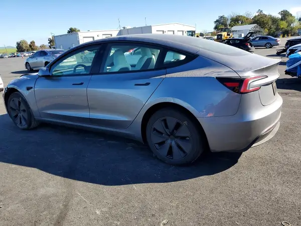 5YJ3E1EA6SF004094 2025 TESLA MODEL 3 - Image 2