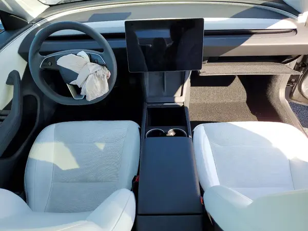 5YJ3E1EA6SF004094 2025 TESLA MODEL 3 - Image 8