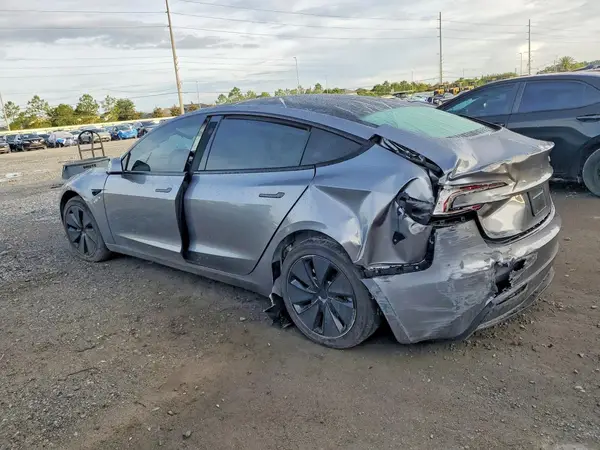 5YJ3E1EA6SF005603 2025 TESLA MODEL 3 - Image 2