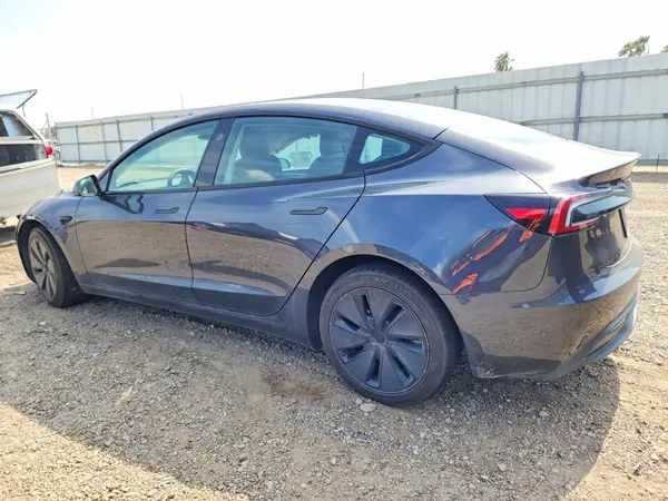 5YJ3E1EA6SF012986 2025 TESLA MODEL 3 - Image 2
