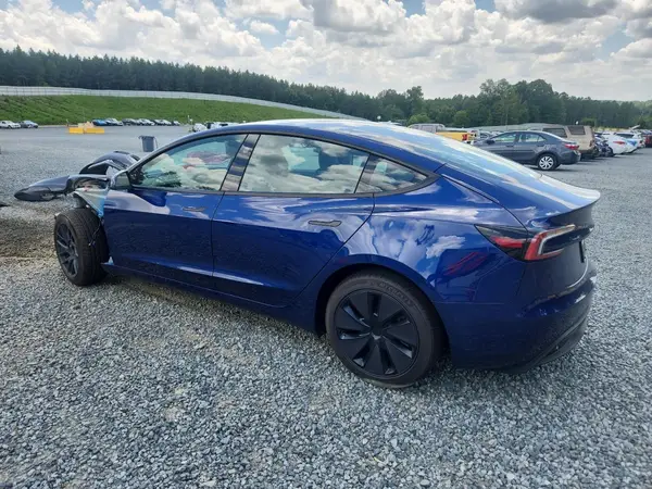 5YJ3E1EA6SF021025 2025 TESLA MODEL 3 - Image 2