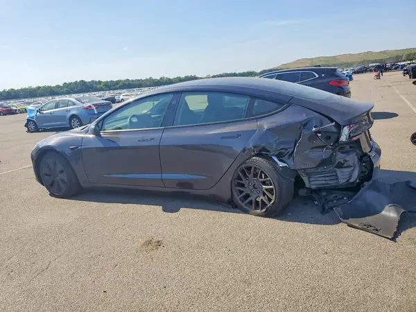 5YJ3E1EA6SF022319 2025 TESLA MODEL 3 - Image 2
