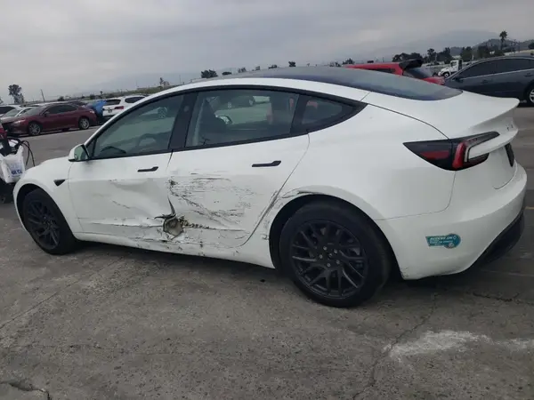 5YJ3E1EA6SF023339 2025 TESLA MODEL 3 - Image 2