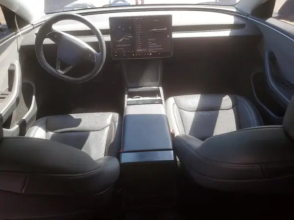 5YJ3E1EA6SF029013 2025 TESLA MODEL 3 - Image 8