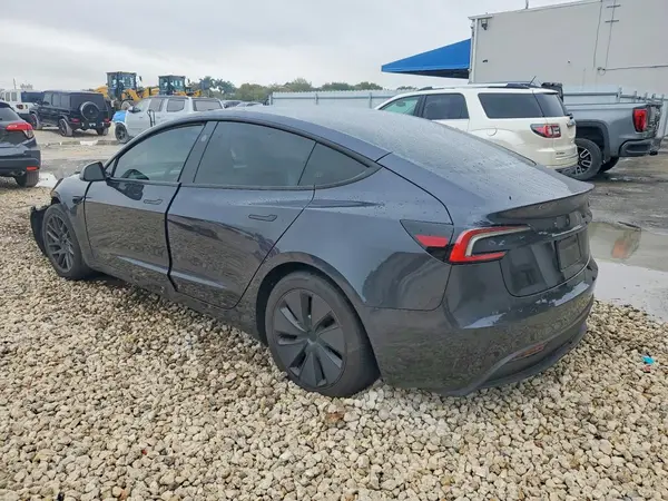 5YJ3E1EA6SF029805 2025 TESLA MODEL 3 - Image 2