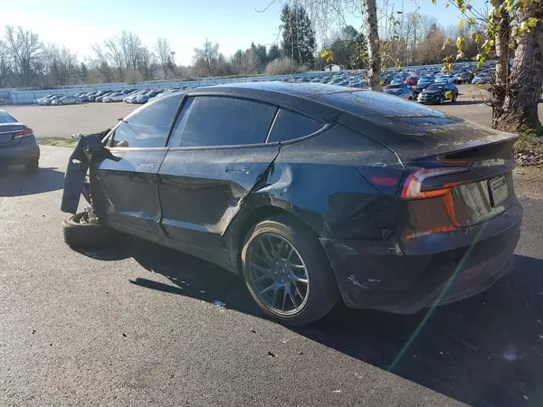 5YJ3E1EA6SF029917 2025 TESLA MODEL 3 - Image 2