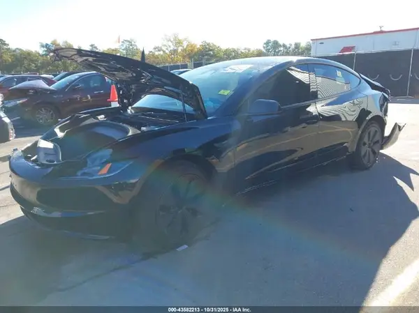 5YJ3E1EA6SF030565 2025 TESLA MODEL 3 - Image 2