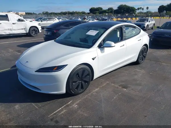 5YJ3E1EA6SF030856 2025 TESLA MODEL 3 - Image 2
