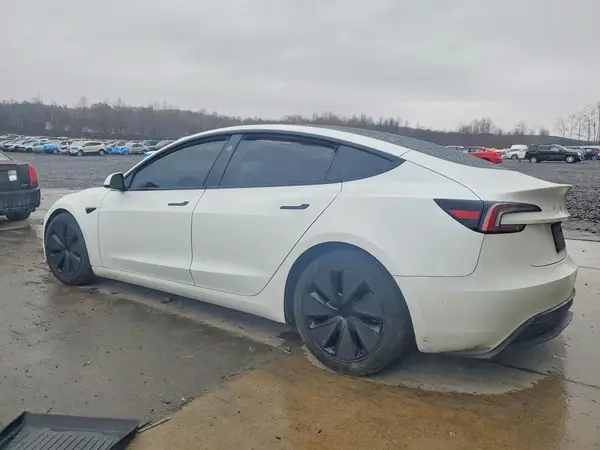 5YJ3E1EA6SF031411 2025 TESLA MODEL 3 - Image 2