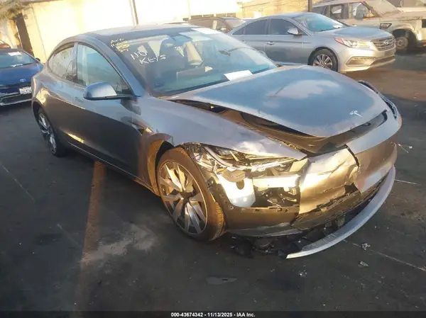 5YJ3E1EA6SF032672 2025 TESLA MODEL 3 - Image 1