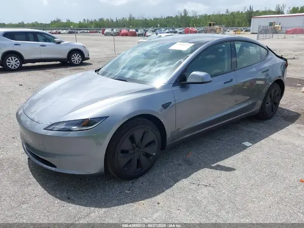 5YJ3E1EA6SF035121 2025 TESLA MODEL 3 - Image 2