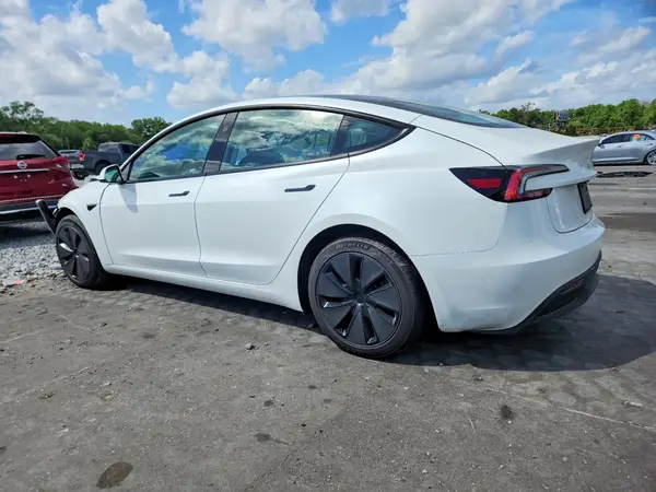 5YJ3E1EA6SF035541 2025 TESLA MODEL 3 - Image 2