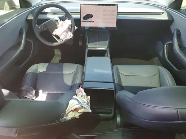 5YJ3E1EA6SF037144 2025 TESLA MODEL 3 - Image 8