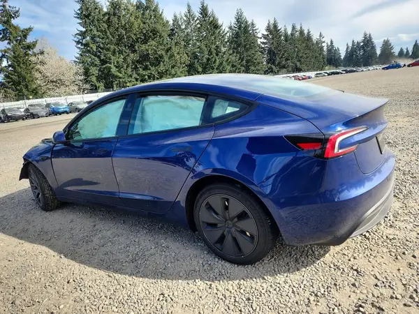 5YJ3E1EA6SF040898 2025 TESLA MODEL 3 - Image 2