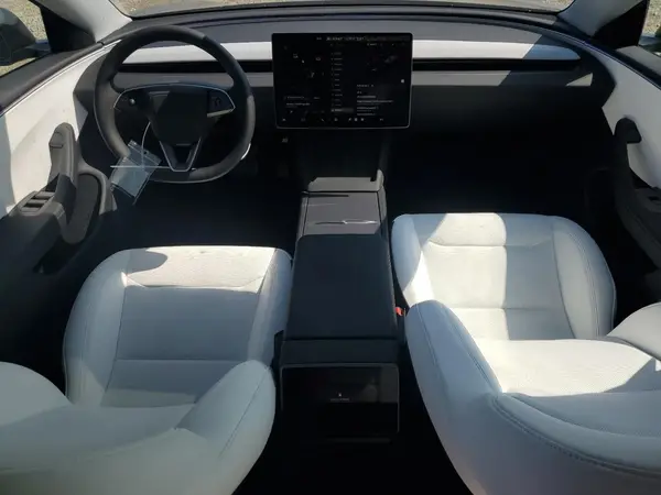 5YJ3E1EA6SF046653 2025 TESLA MODEL 3 - Image 8