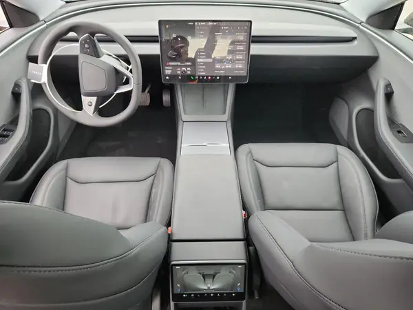 5YJ3E1EA6SF048015 2025 TESLA MODEL 3 - Image 8