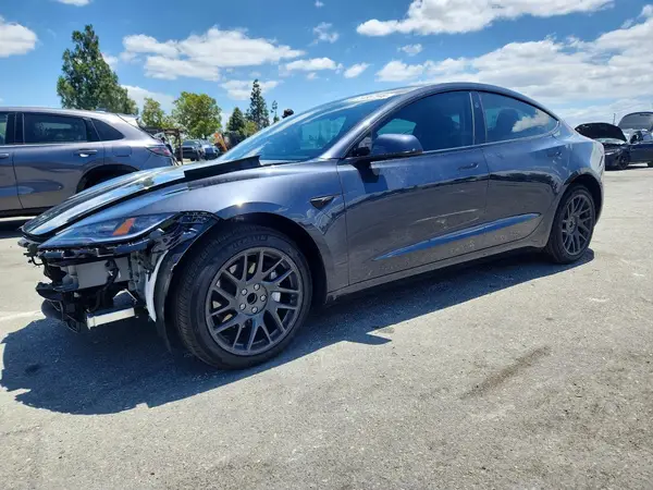 5YJ3E1EA6SF048435 2025 TESLA MODEL 3 - Image 1