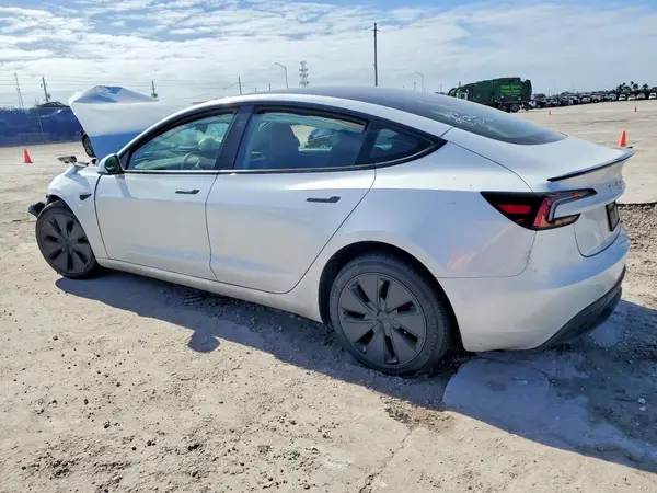 5YJ3E1EA6SF055966 2025 TESLA MODEL 3 - Image 2