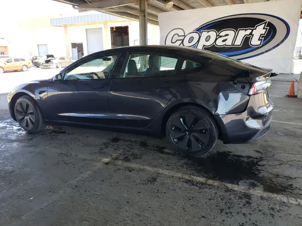 5YJ3E1EA6SF055983 2025 TESLA MODEL 3 - Image 2