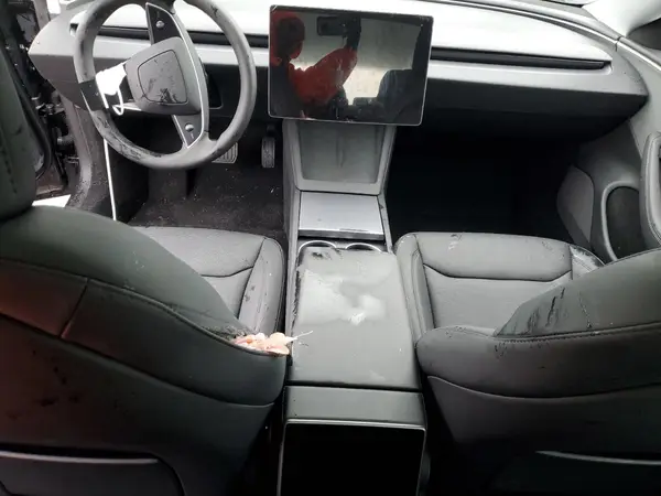 5YJ3E1EA6SF061296 2025 TESLA MODEL 3 - Image 8