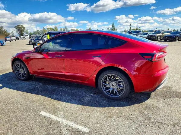 5YJ3E1EA6SF063596 2025 TESLA MODEL 3 - Image 2