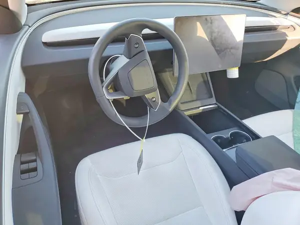 5YJ3E1EA6SF064571 2025 TESLA MODEL 3 - Image 8