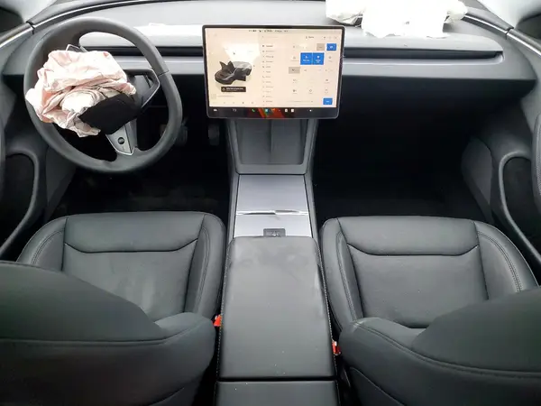 5YJ3E1EA6SF070225 2025 TESLA MODEL 3 - Image 8