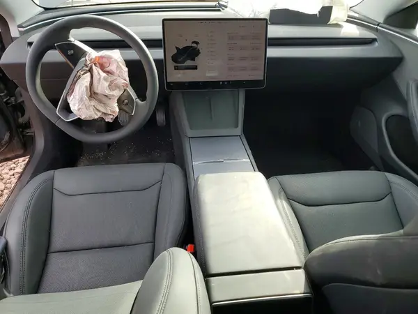 5YJ3E1EA6SF080107 2025 TESLA MODEL 3 - Image 8
