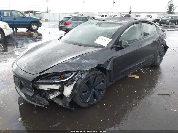 5YJ3E1EA6SF878669 2025 TESLA MODEL 3 - Image 2
