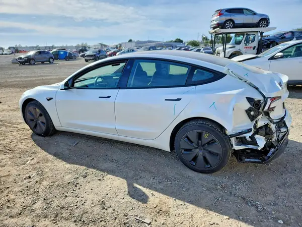 5YJ3E1EA6SF884164 2025 TESLA MODEL 3 - Image 2