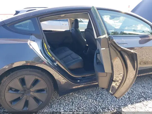 5YJ3E1EA6SF888912 2025 TESLA MODEL 3 - Image 8