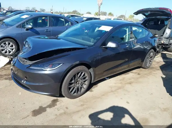 5YJ3E1EA6SF889767 2025 TESLA MODEL 3 - Image 2