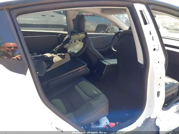 5YJ3E1EA6SF892829 2025 TESLA MODEL 3 - Image 8