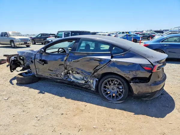5YJ3E1EA6SF900945 2025 TESLA MODEL 3 - Image 2