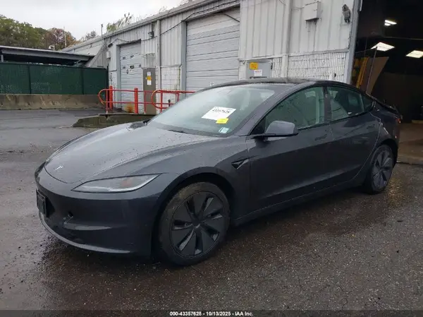 5YJ3E1EA6SF911136 2025 TESLA MODEL 3 - Image 2