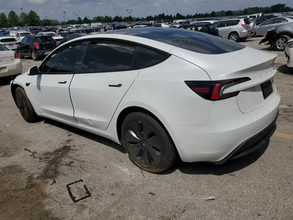 5YJ3E1EA6SF912741 2025 TESLA MODEL 3 - Image 2