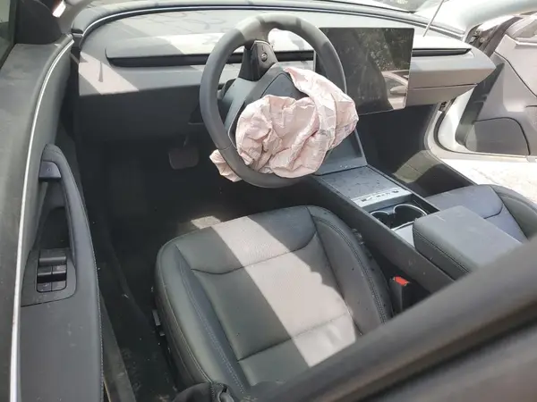 5YJ3E1EA6SF912741 2025 TESLA MODEL 3 - Image 8