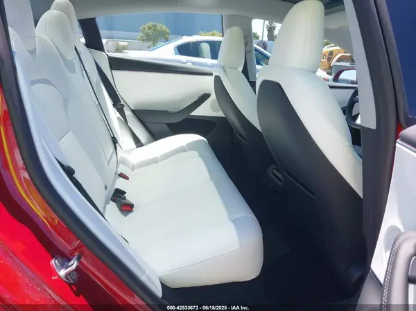 5YJ3E1EA6SF917745 2025 TESLA MODEL 3 - Image 8