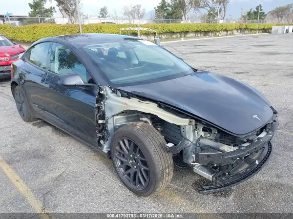 5YJ3E1EA6SF933721 2025 TESLA MODEL 3 - Image 1