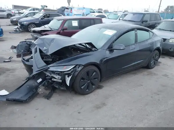 5YJ3E1EA6SF933847 2025 TESLA MODEL 3 - Image 2